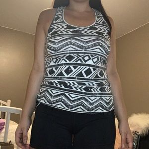 Patterned tank